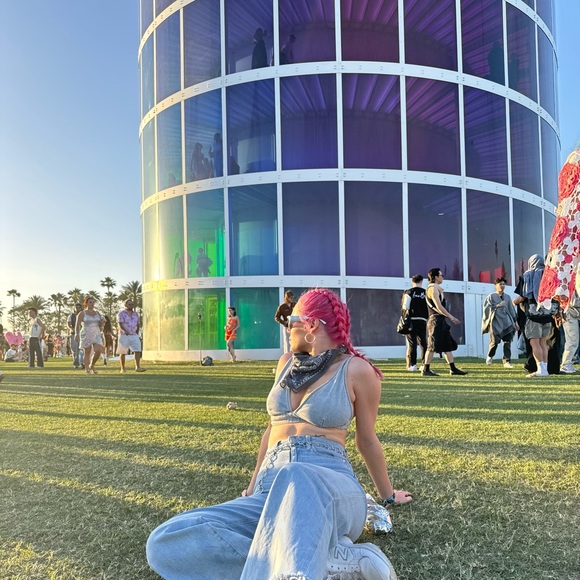 meet the posher✨like this to bookmark my closet! - Picture 5 of 15